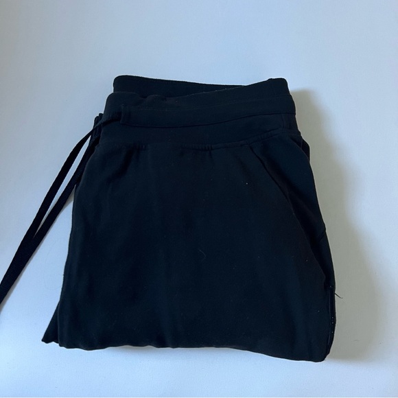 Lululemon Align Joggers - Picture 1 of 4